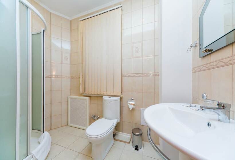 اتاق استاندارد چهار تخته, Prestige House Verona