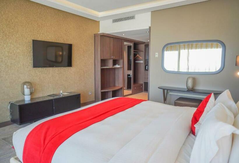 اتاق استاندارد با تخت بزرگ, Royal Tulip City Center