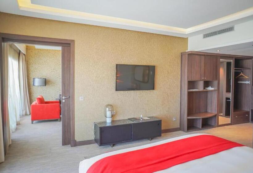 سوئیت با تخت بزرگ, Royal Tulip City Center