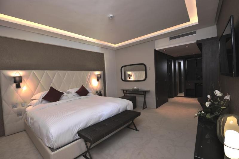 Suite Llit King, Royal Tulip City Center