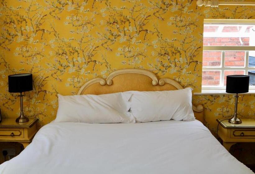 주니어 스위트, The Cottage