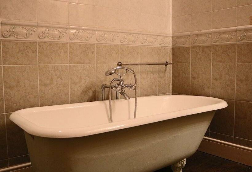 스위트, The Cottage