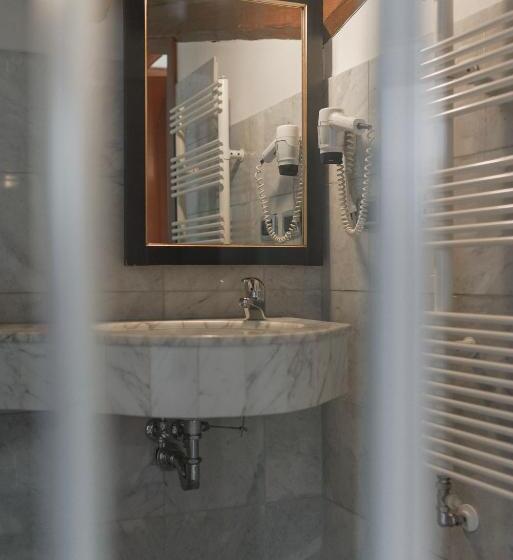 غرفة فردية  مطلة على الحديقة, Villa Policreti