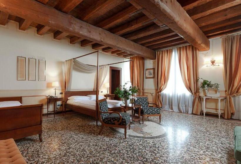 جناح, Villa Policreti