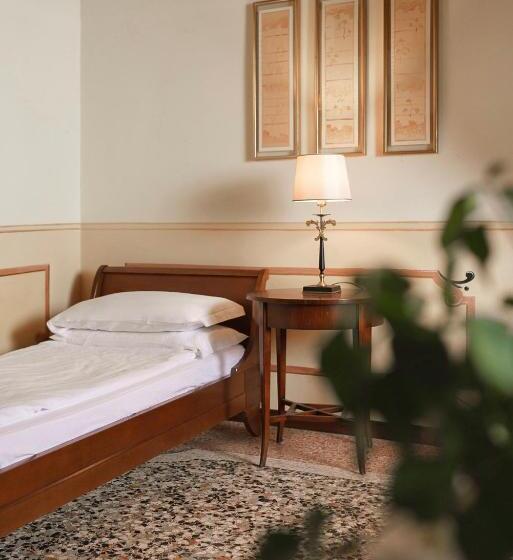 جناح, Villa Policreti