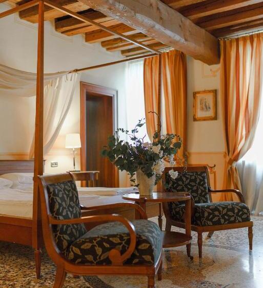 جناح, Villa Policreti