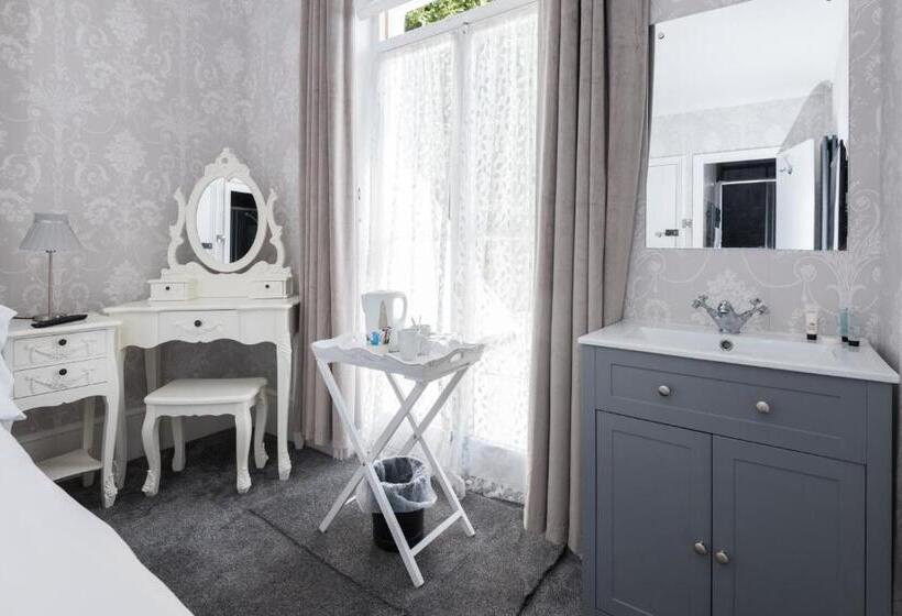 Quarto Premium, Innit Bliss