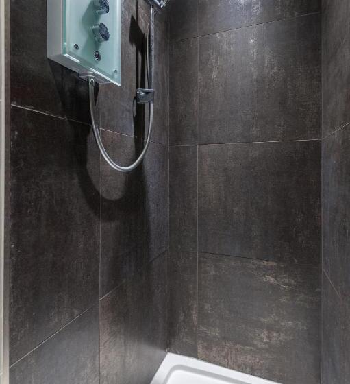 Quarto Quádruplo Premium, Innit Bliss