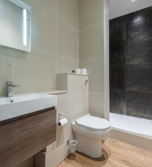 חדר פרמיום לארבעה, Innit Bliss