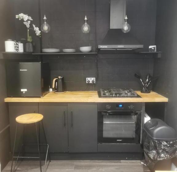 דירת חדר, Innit Bliss