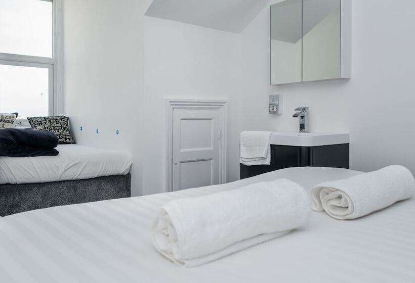Quarto Estandar Banheiro Compartilhado, Innit Bliss