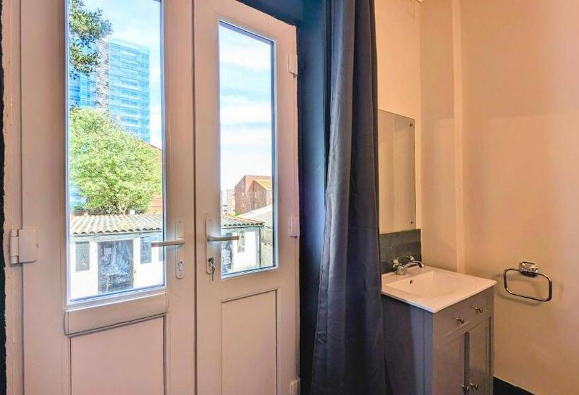 חדר סטנדרט, Innit Bliss