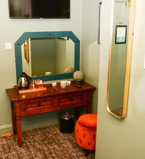 スタンダードシングルルーム, Plough Inn