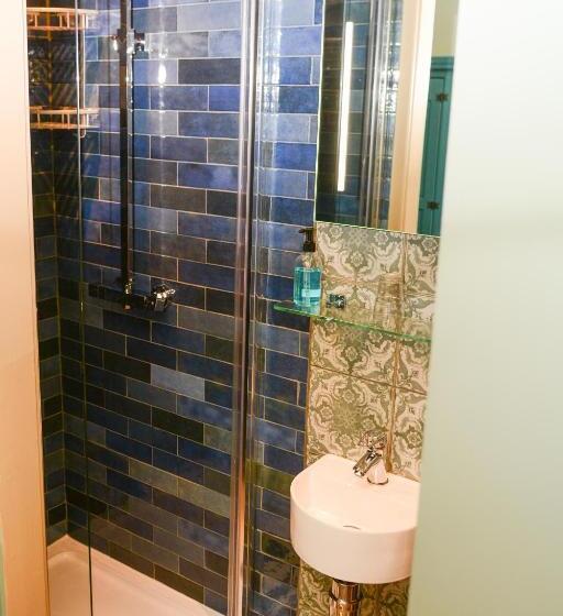 スタンダードシングルルーム, Plough Inn