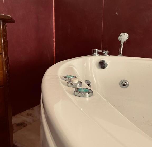 جناح مزود بجاكوزى, Don Ciccio Gh