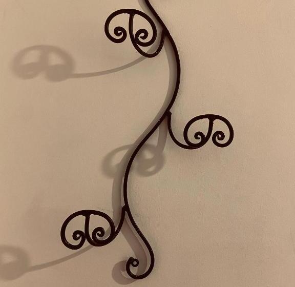 شقة غرفتين, Don Ciccio Gh