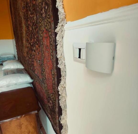 غرفة قياسية رباعية, Don Ciccio Gh