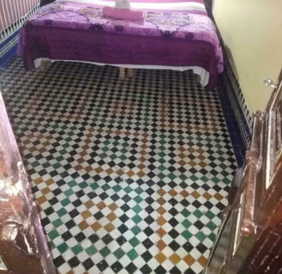 标准间, Riad Zahra