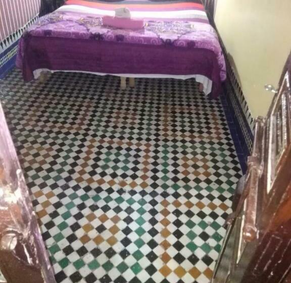 标准单人间, Riad Zahra