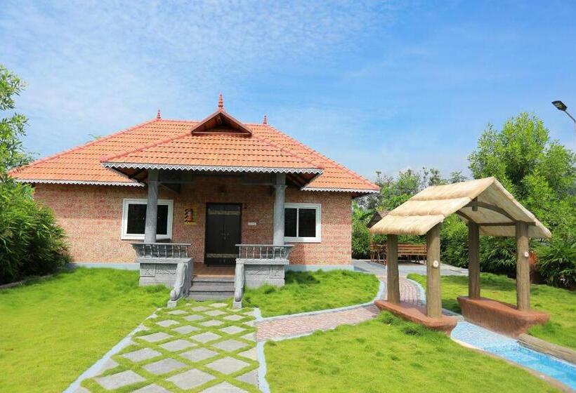 标准间带游泳池, Selvamathi Farm Resorts