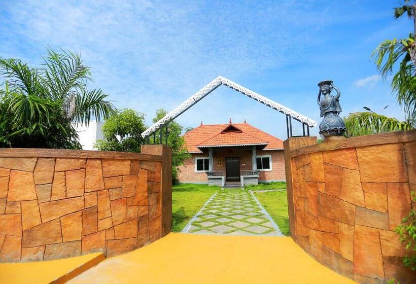 Номер Стандарт Вид на Бассейн, Selvamathi Farm Resorts