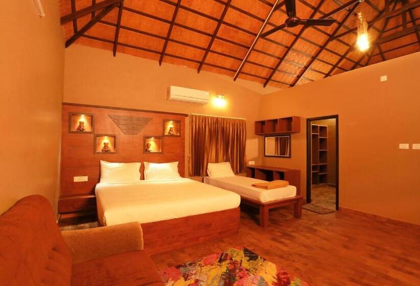 标准间带游泳池, Selvamathi Farm Resorts