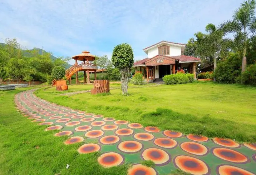 スーペリアファミリールーム, Selvamathi Farm Resorts