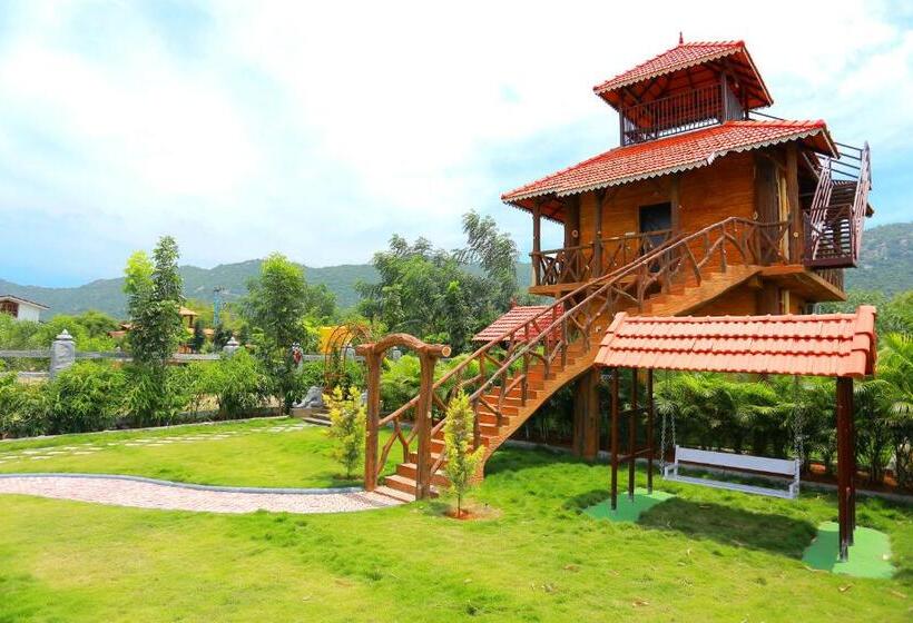 标准间带山景, Selvamathi Farm Resorts