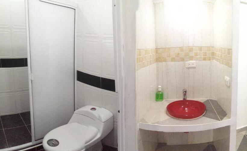 חדר משפחתי חדר אמבטיה משותף, Hostal La Macarena