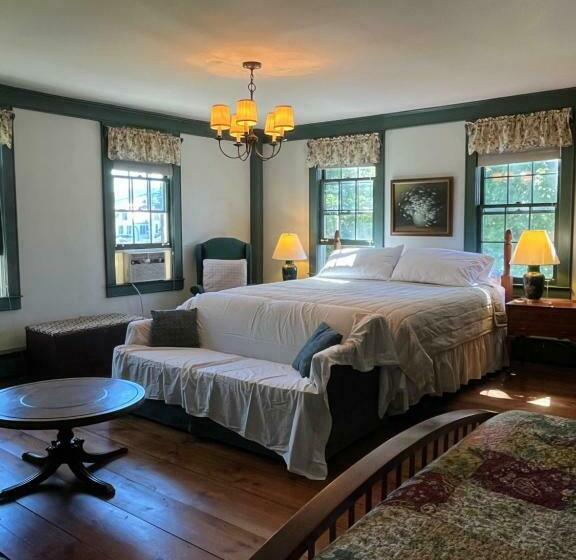 家庭小型套房, Chester Inn