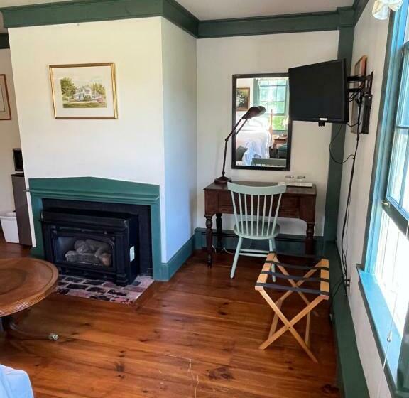 Семейный Полулюкс, Chester Inn