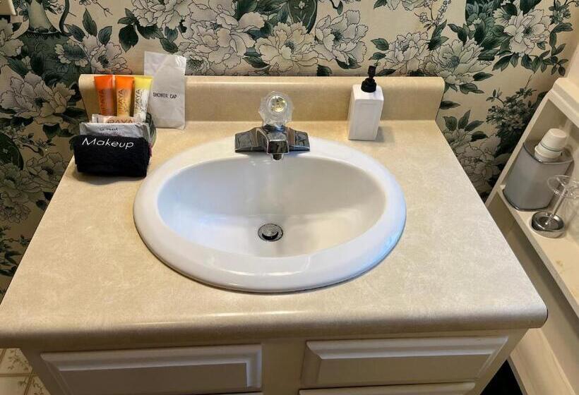 家庭小型套房, Chester Inn