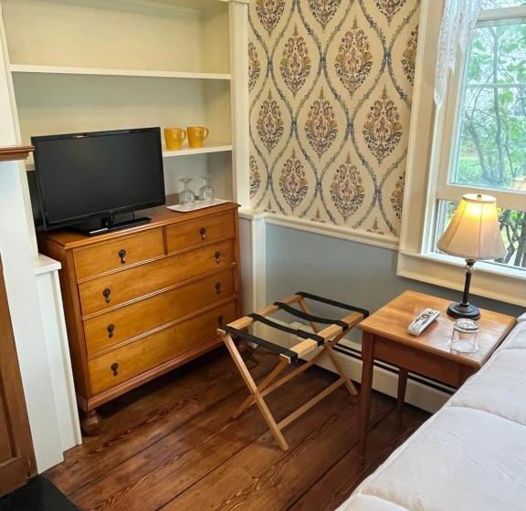 标准间带漩涡浴缸, Chester Inn