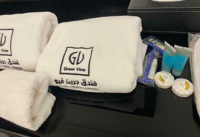 غرفة عائلية مطلّة علي الحديقة, قرين فيو