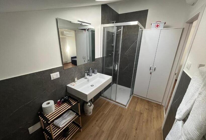 اتاق استاندارد چهار تخته, Guest House All 83