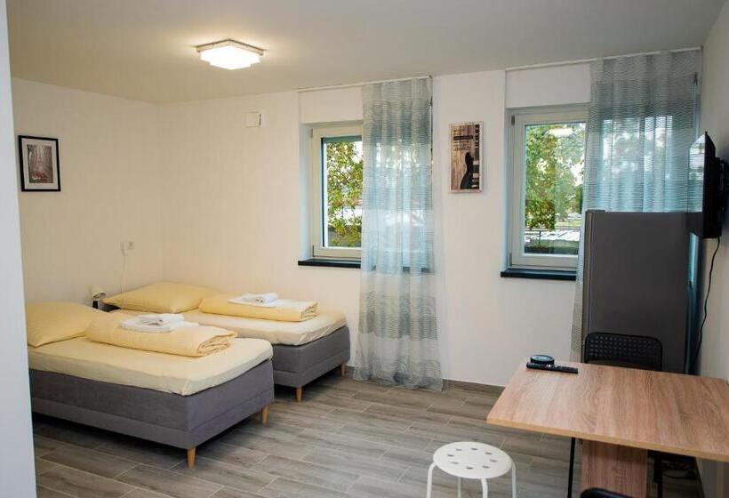 غرفة قياسية, Studio Für 4 Personen