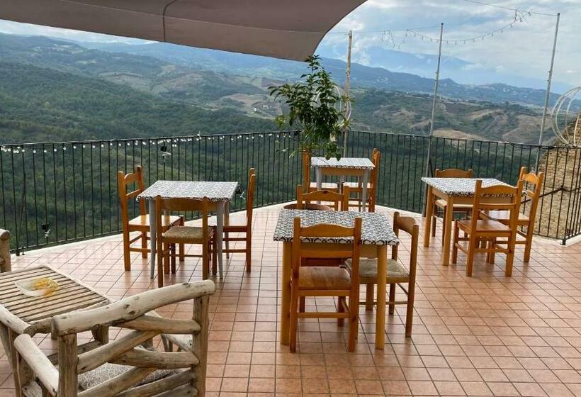 חדר סטנדרט לארבעה, Il Castello Di Atessa