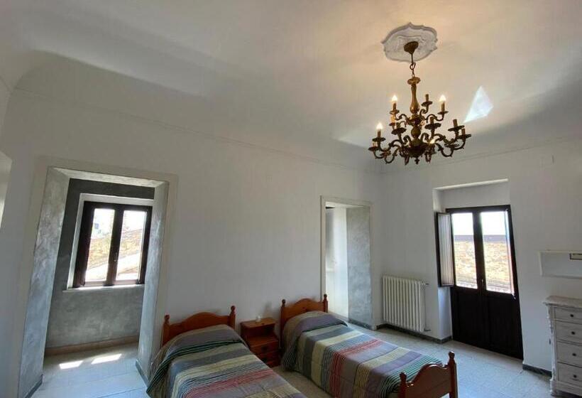 חדר סטנדרט לארבעה, Il Castello Di Atessa