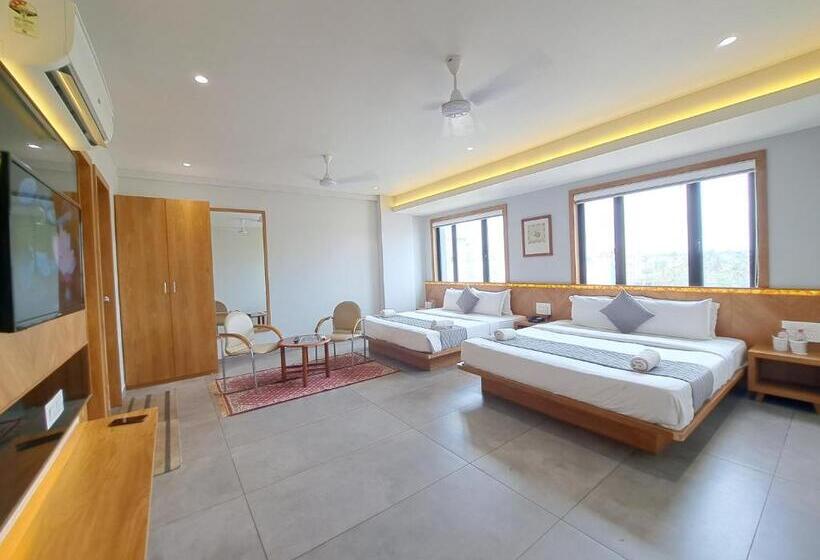 Quarto Quádruplo Premium, Om