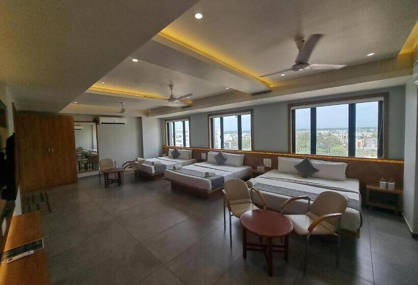 חדר סטנדרט לארבעה, Om