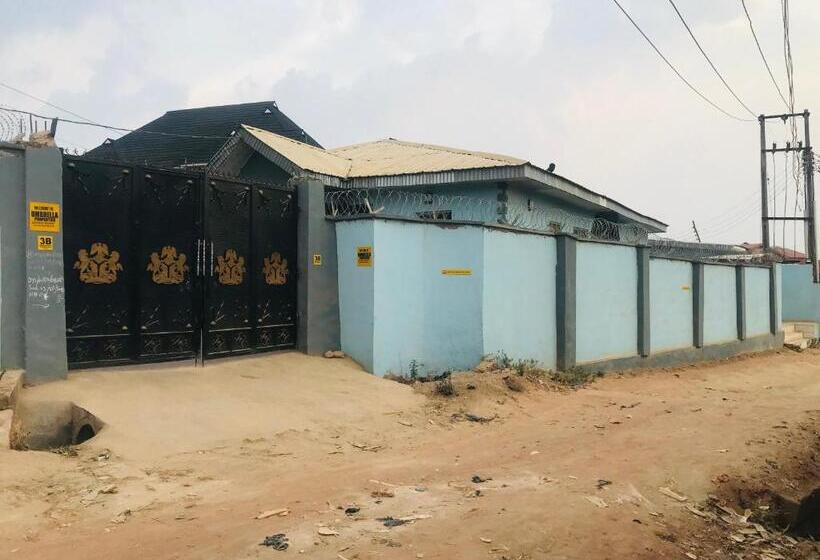 اتاق لوکس با تخت بزرگ, Umbrella Properties Eleyele Ibadan