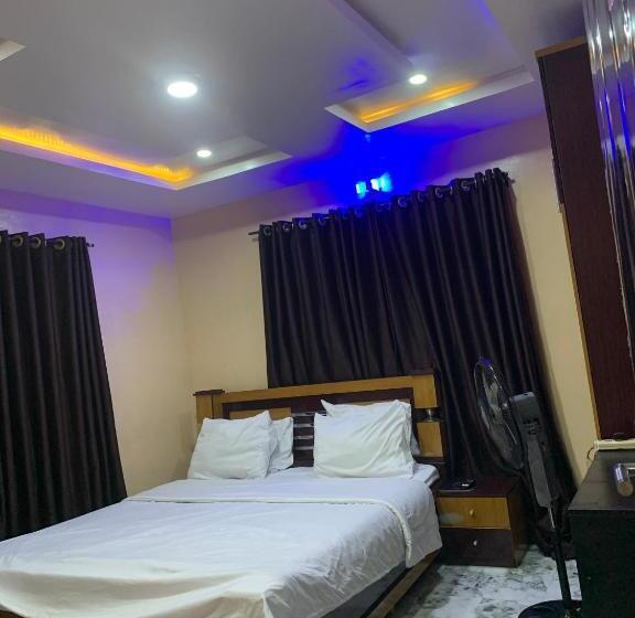 اتاق لوکس, Umbrella Properties   Eleyele Ibadan