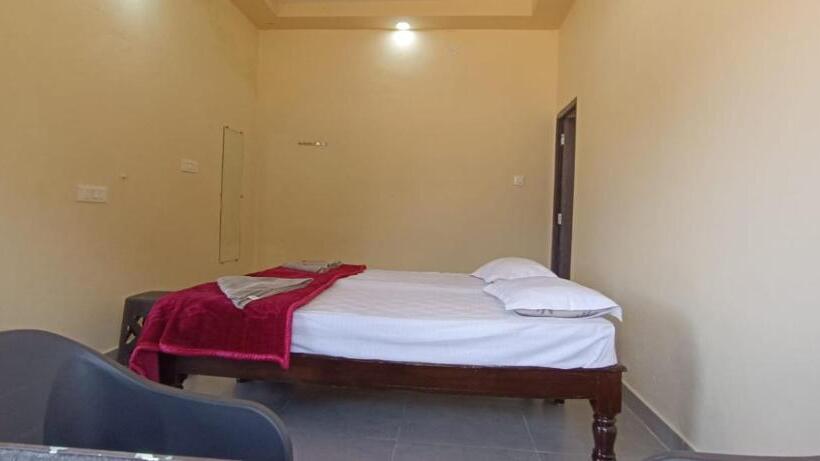 اتاق اکونومی, Greenstone Resort Hampi