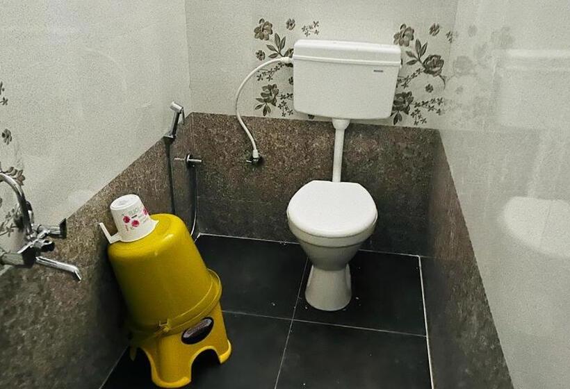 اتاق اکونومی, Greenstone Resort Hampi