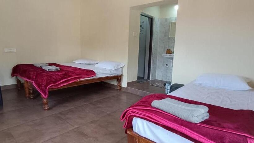 经济型三人房间, Greenstone Resort Hampi