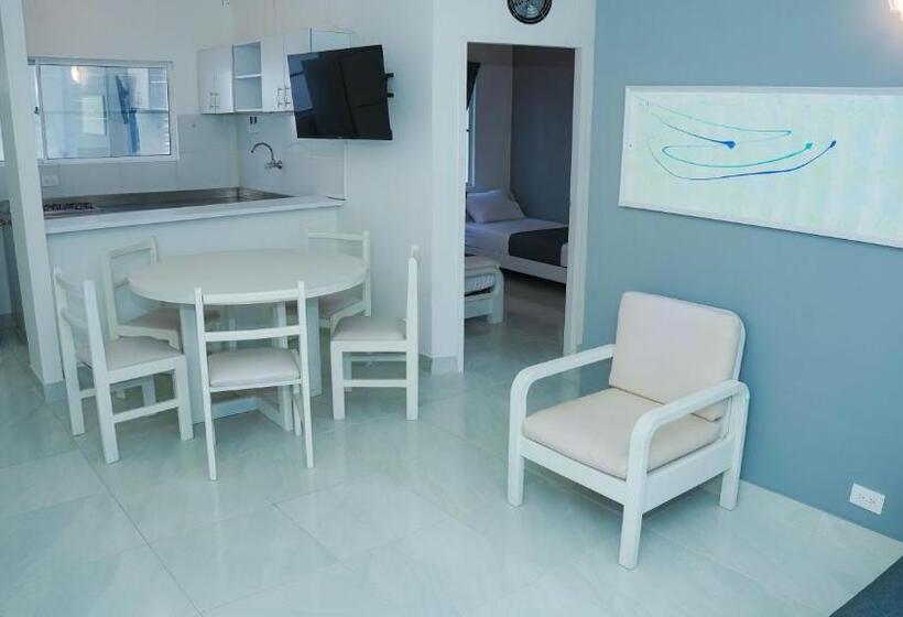 침실 2개 아파트, Makary Beach