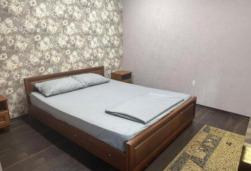 اتاق استاندارد, Friends Hostel