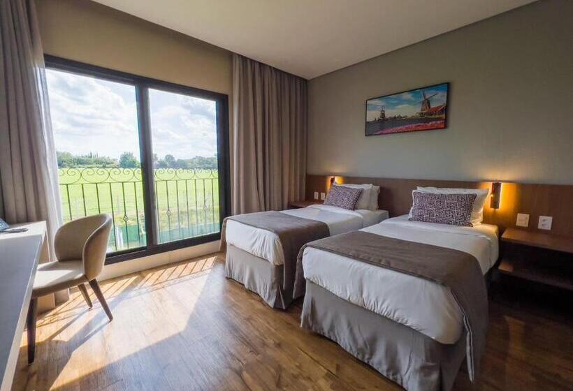 スタンダードルーム, Royal Tulip Holambra