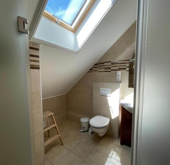 غرفة كومفورت ثلاثية, Kis Duna Vendégház