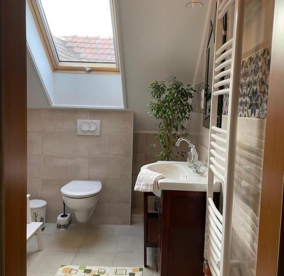 غرفة كومفورت ثلاثية, Kis Duna Vendégház